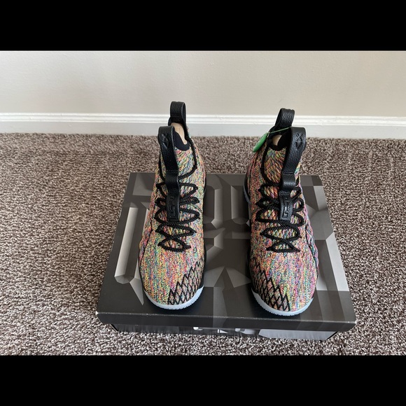 Nike Mens Lebron Xv Multi Color/Black
897648 901 - Size 9 main image 8